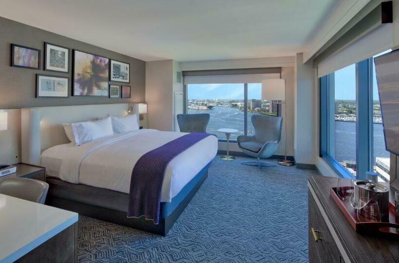 Номер Executive Кровать Кинг, Hilton Norfolk The Main