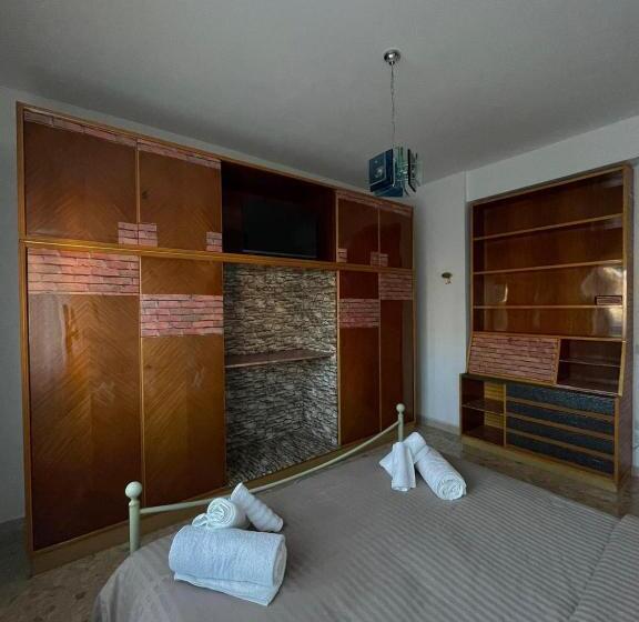 اتاق استاندارد با سرویس بهداشتی مشترک, B&b 814 Fermo