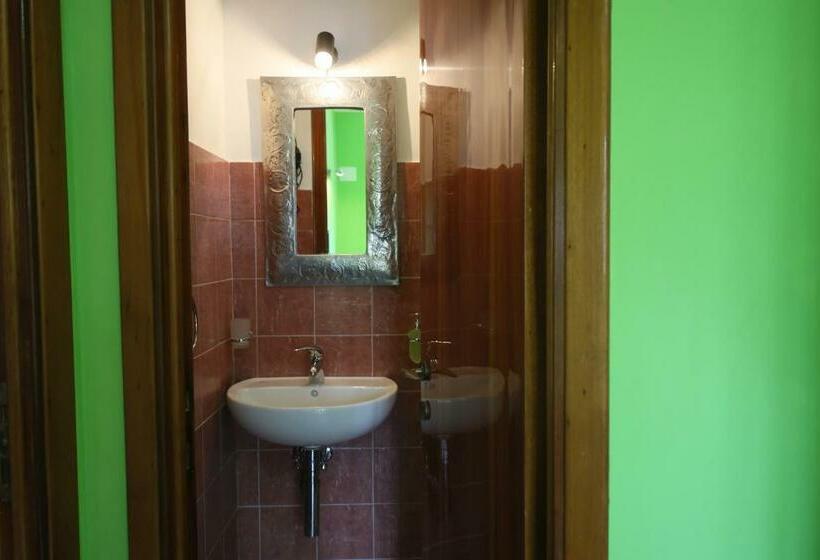 اتاق استاندارد, B&b 814 Fermo