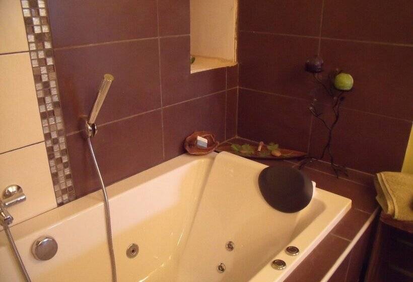 Номер Стандарт, Chambres D Hotes ,hotel ,secret D Une Nuit A Vicq Prės De Onnaing,avec Piscine