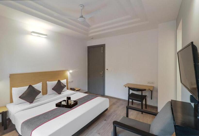 اتاق کلاسیک سه تخته, Oyo Townhouse 938 Hotel Near Omaxe Celebration Mall