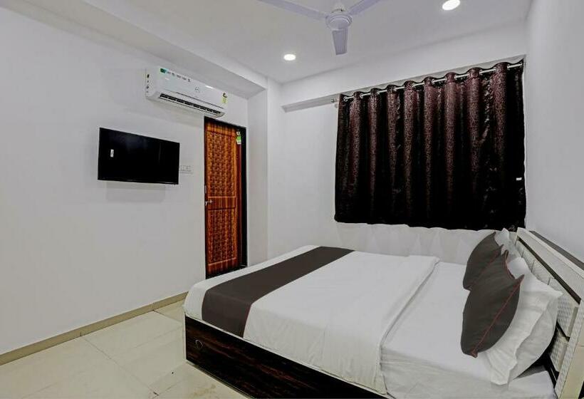 Трехместный Номер Классика, Oyo Flagship Hotel Blueberry Rooms