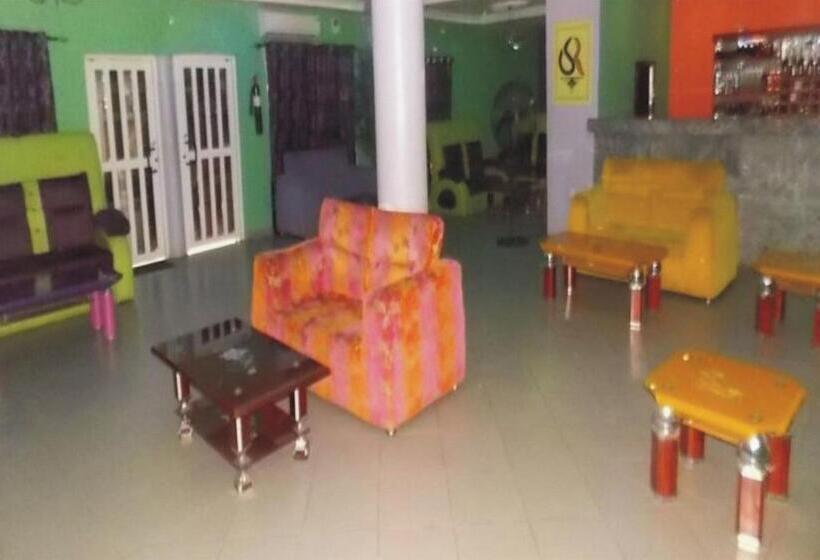 اتاق استاندارد سه نفره, Room In Apartment   Sheriffyt Royale Hotel   Business Suite