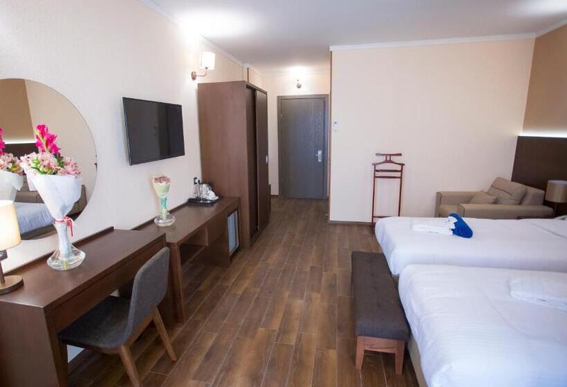 اتاق استاندارد با چشم‌انداز شهر, Corner Inn