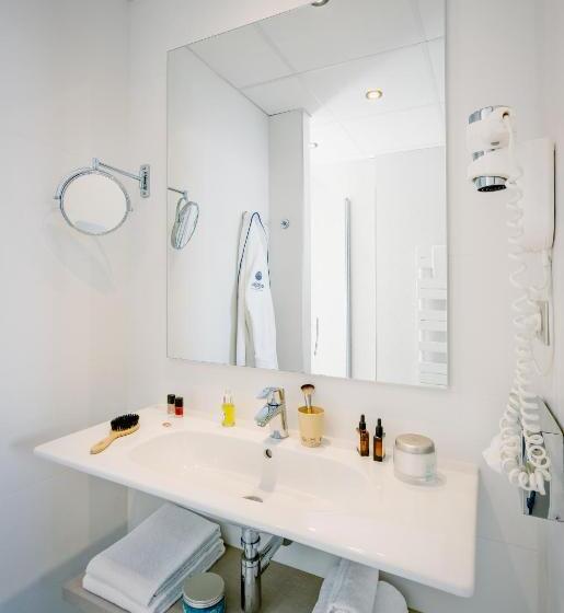 חדר סופריור נוף לים, Hôtel Valdys Thalasso & Spa   La Baie
