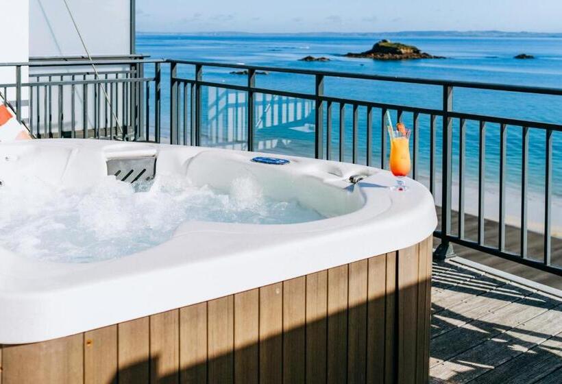 سوییت جونیور لوکس با چشم‌انداز دریا, Hôtel Valdys Thalasso & Spa   La Baie