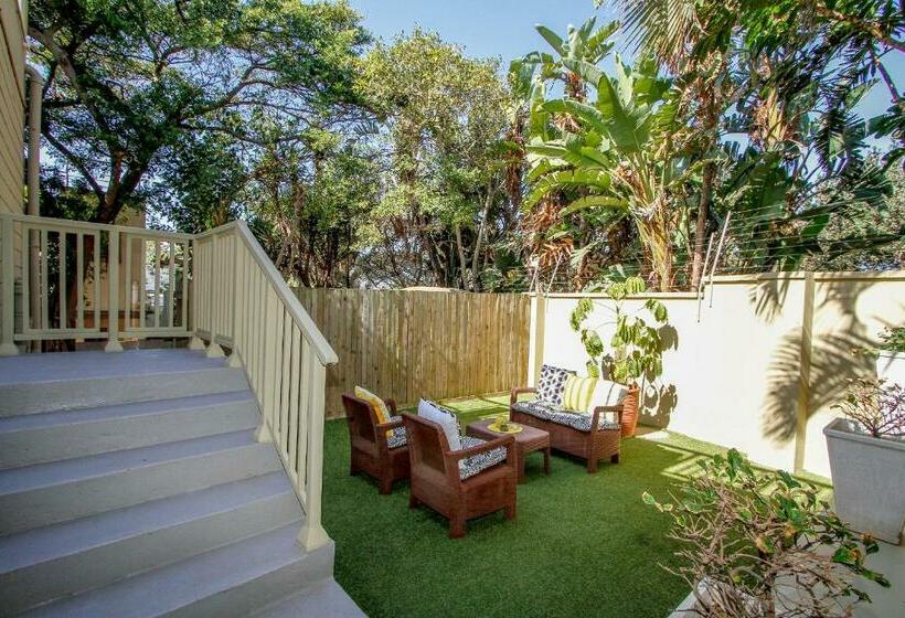 اتاق لوکس با تخت بزرگ, Caza Beach Guesthouse