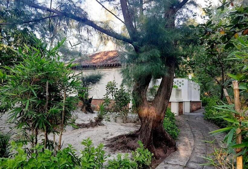 ویلای 1 خوابه با چشم‌انداز باغ, Villa Louise Hue Beach Boutique
