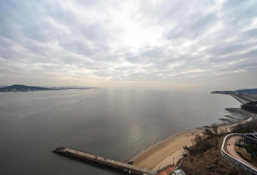 اتاق خانوادگی با چشم‌انداز دریا, Inchon Sky And Sea Ocean View