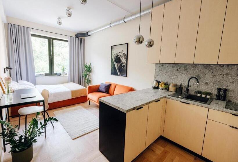 استودیوی لوکس, Stereo House By Larsen