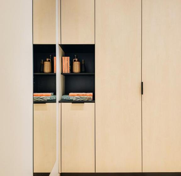 استودیوی استاندارد, Stereo House By Larsen