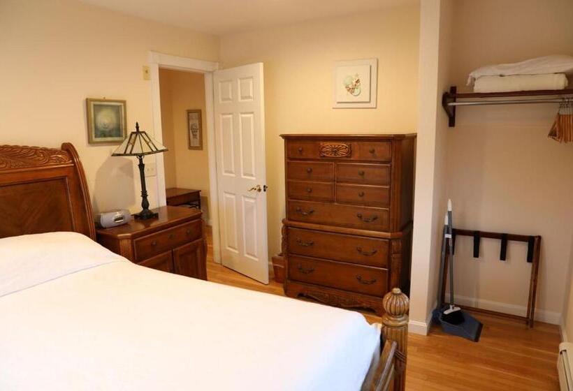 침실 2개 스위트, By The Sea Guests Bed & Breakfast & Suites