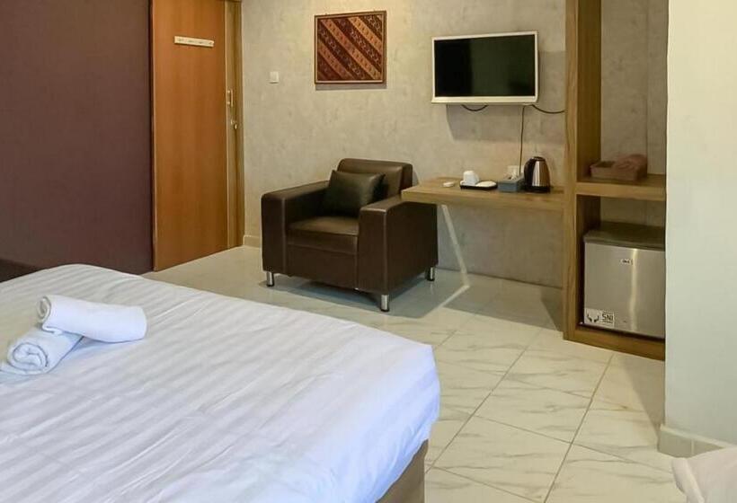 Семейный Номер, Reddoorz Syariah @ Jl D I Panjaitan Batu 7 Tanjung Pinang