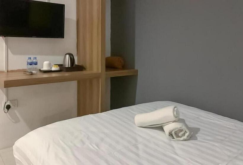 Номер Superior, Reddoorz Syariah @ Jl D I Panjaitan Batu 7 Tanjung Pinang