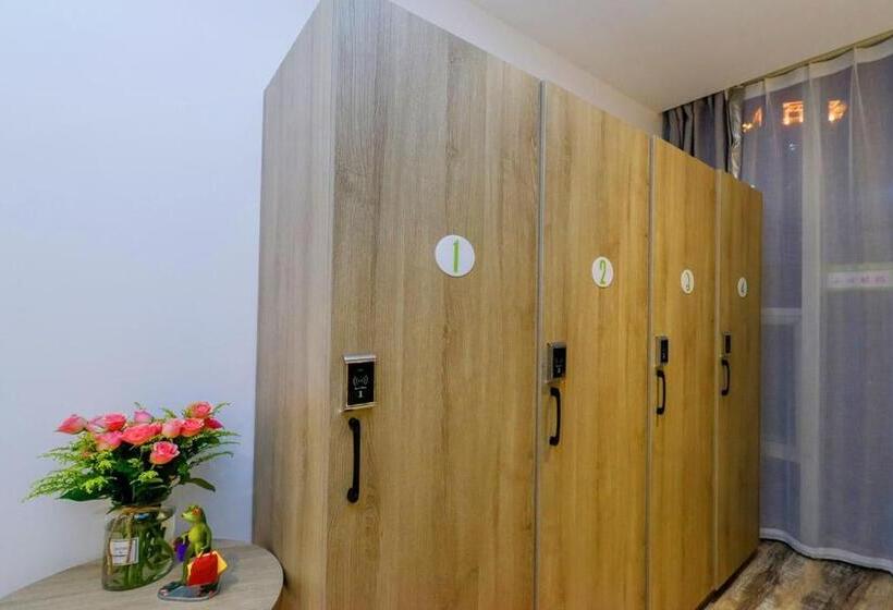Bed in Shared Room with Shared Bathroom, Heye International Youth Hostel