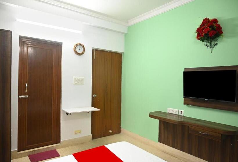 Quarto Triplo Clássico, O Shraddha Residency 2