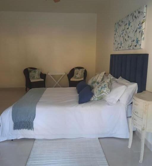 اتاق استاندارد, Tropicana Guesthouse