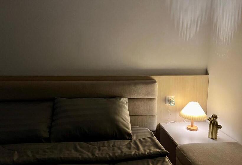 سوییت خانوادگی, Uphoenix Home  Hado Centrosa Garden