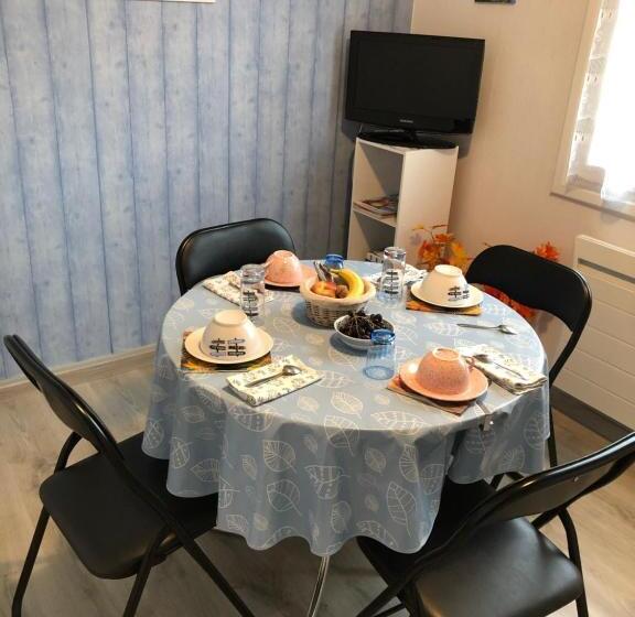 استودیو خانوادگی, Chez Annie