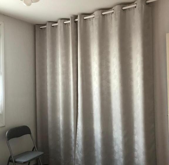 استودیو خانوادگی, Chez Annie