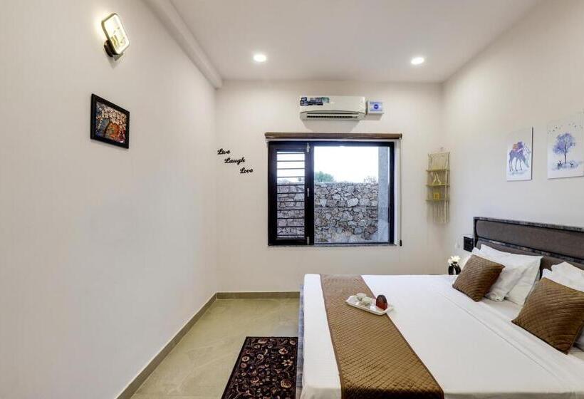 Вилла 1 Спальня, Stayvista S La Villa Farm   Tranquil Retreat With Outdoor Pool, Games & Terrace