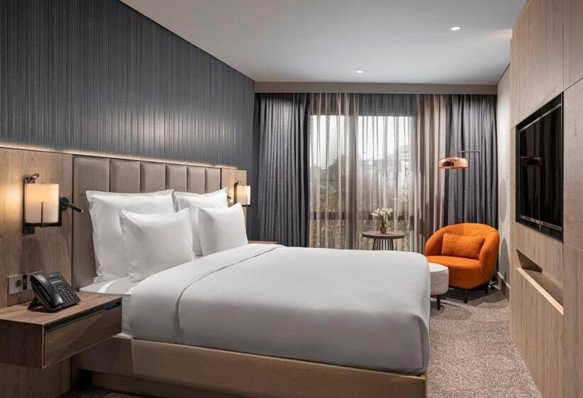 اتاق استاندارد با تخت بزرگ, Crowne Plaza Istanbul   Ortakoy Bosphorus, An Ihg