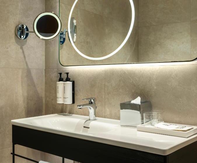 سوئیت با چشم‌انداز, Crowne Plaza Istanbul   Ortakoy Bosphorus, An Ihg