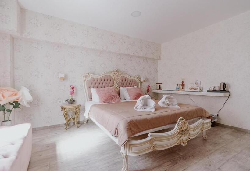 Номер Deluxe, Roh Suites
