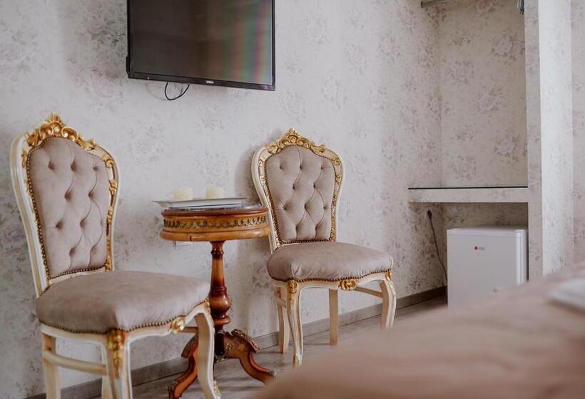 Номер Deluxe, Roh Suites