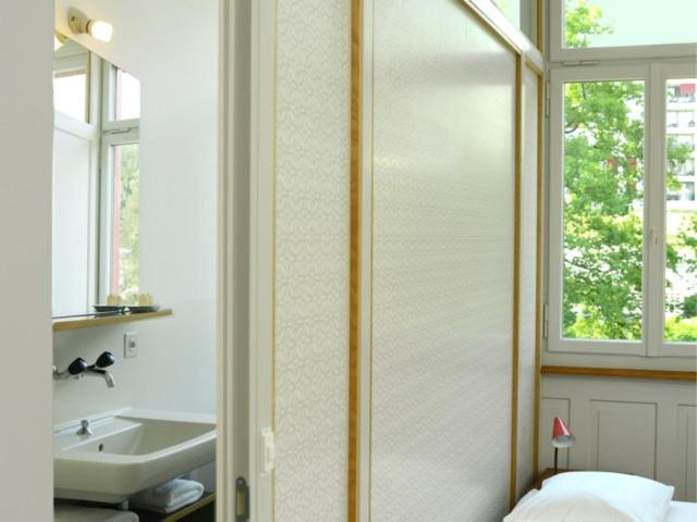 اتاق استاندارد, Militärkantine St. Gallen