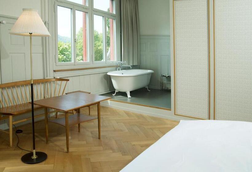 اتاق سوپریور, Militärkantine St. Gallen