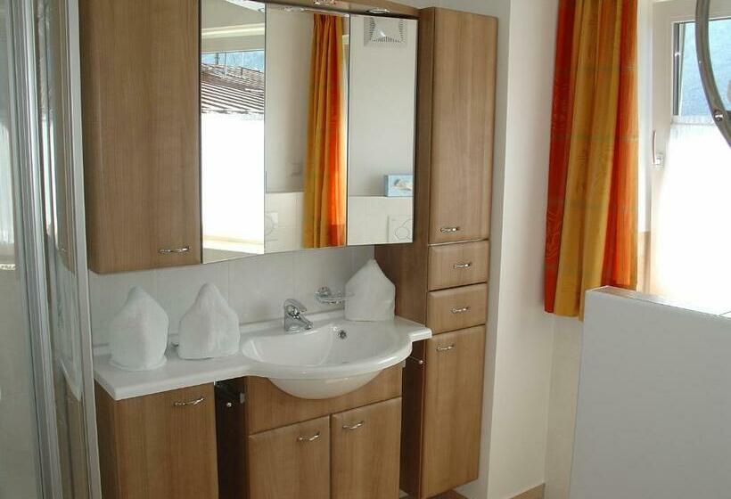 آپارتمان 1 خوابه, Pension Waldesruh