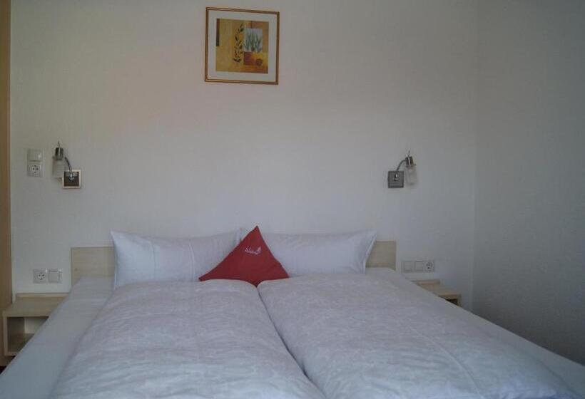 اتاق استاندارد سه نفره, Pension Waldesruh
