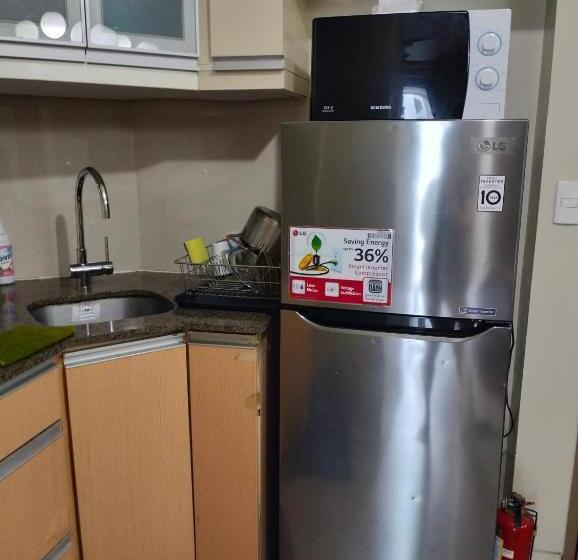 إستديو قياسى مزود بشرفة, Affordable Condotel Near Airport At 2 Palm Tree Villas