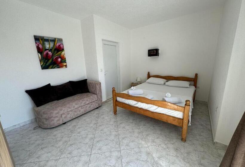 Standard Triple Room with Terrace, Apartmani Hadžić