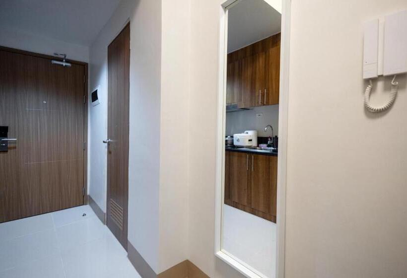 Апартаменты 1 Спальня Вид на Бассейн, Shore 3 Residences, Mall Of Asia Complex