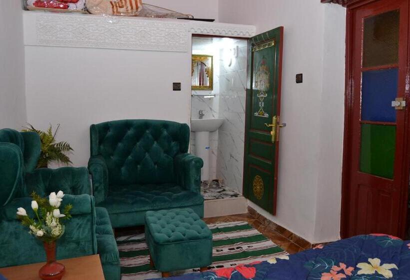 اتاق لوکس, Dar Enouiina