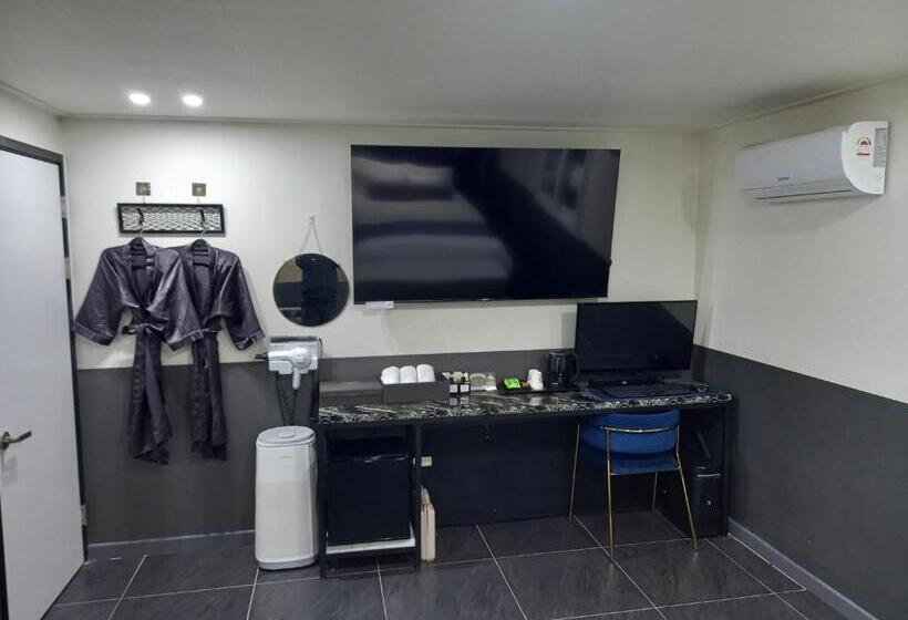 اتاق استاندارد, On & Off Hotel Bupyeong