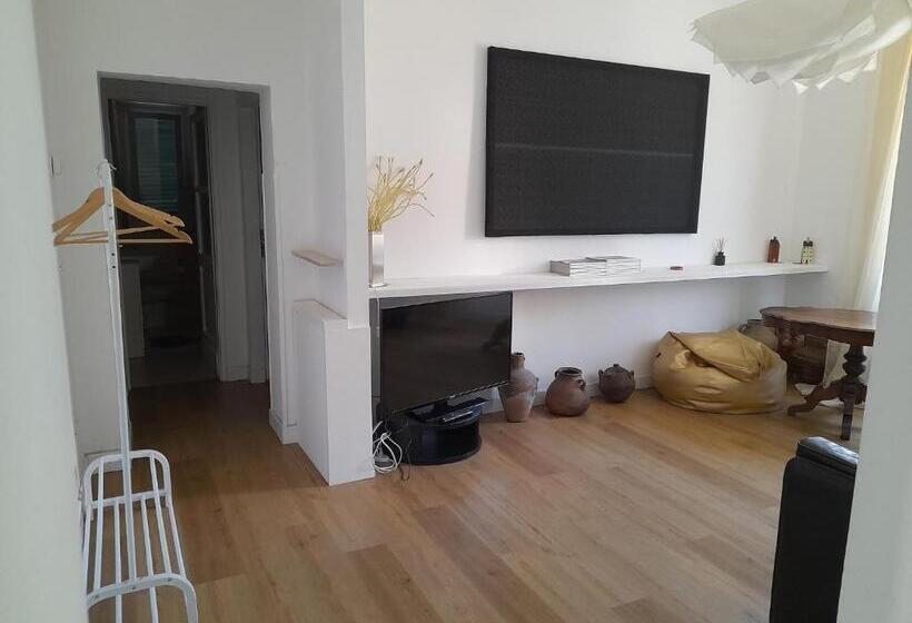 اتاق استاندارد با سرویس بهداشتی مشترک, Perusia Home