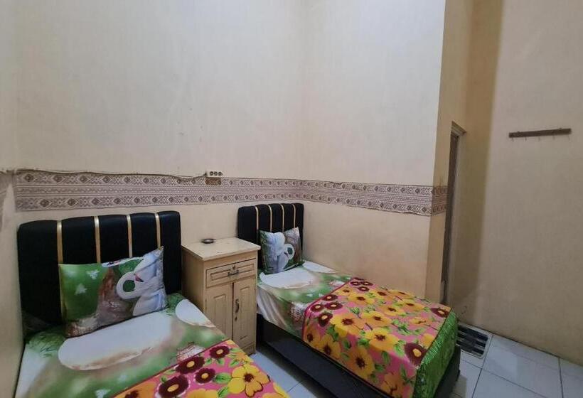 Номер Стандарт, Capital O 93361 Dynasty Inn Syariah