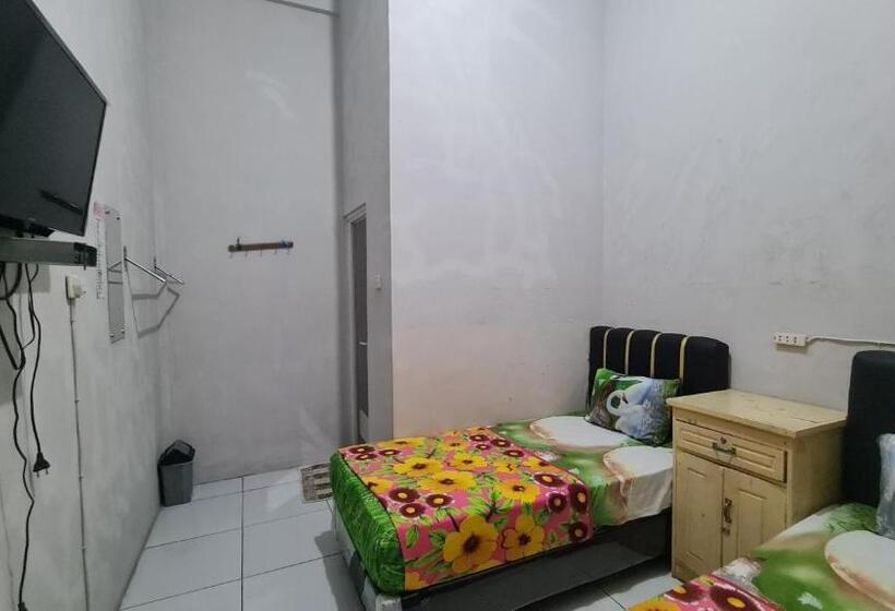 Номер Стандарт, Capital O 93361 Dynasty Inn Syariah