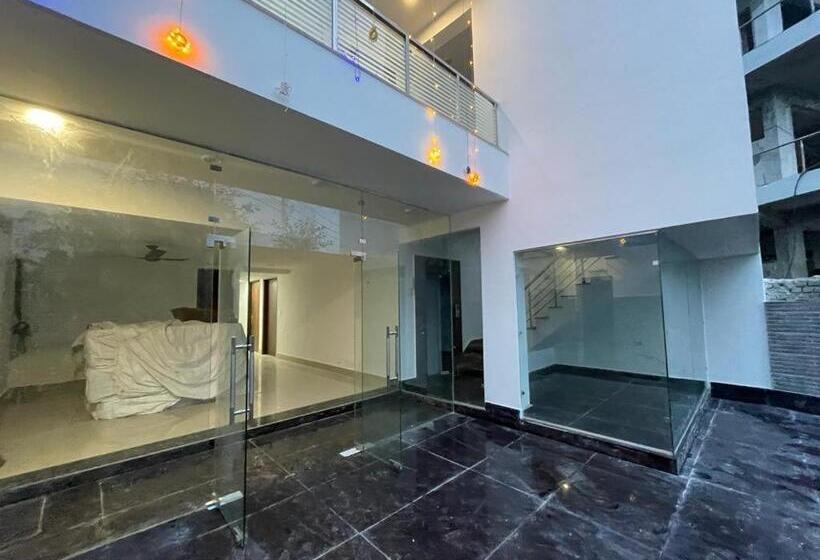 豪华房间, Fortune Home Noida