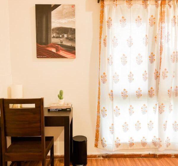 اتاق کلاسیک, Firebrick Boutique Residences   Garnet House