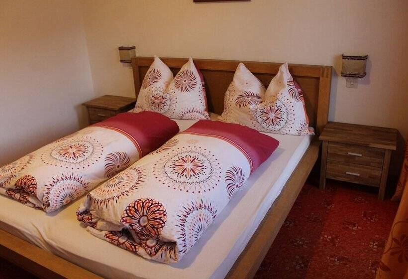 اتاق استاندارد چهار تخته, Haus Maria