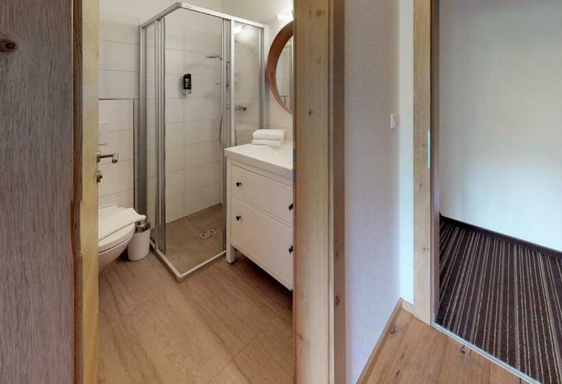 Номер Стандарт, Home Suite Home