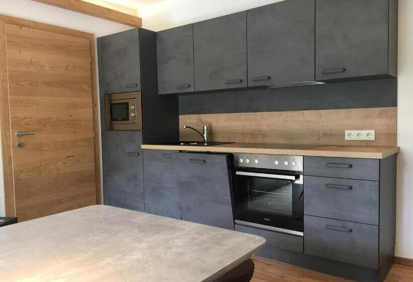 Апартаменты 1 Спальня, Home Suite Home