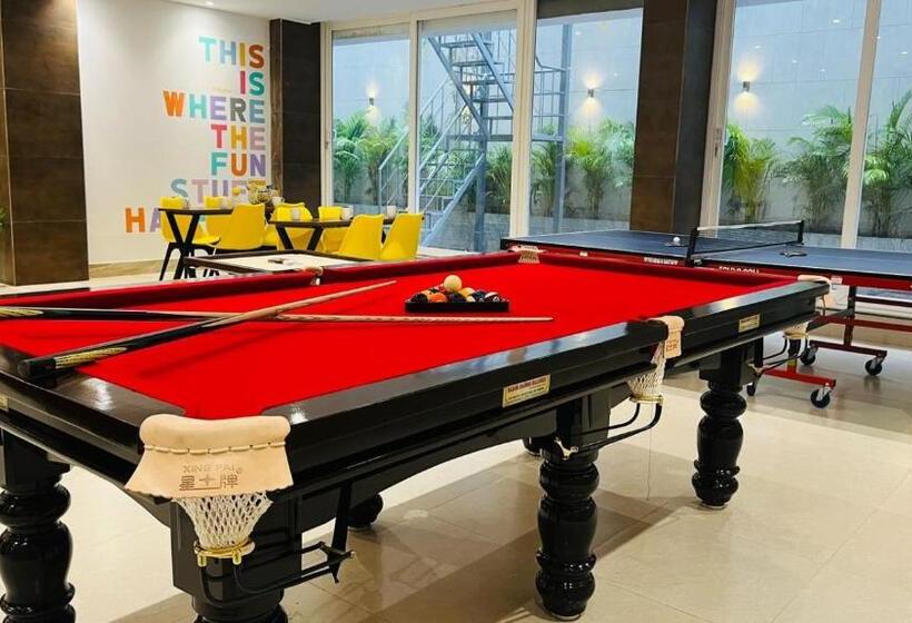 Standard Studio King Bed, Bluo Studio4 Dlf Cybercity   Balcony, Gym Tt, Lift
