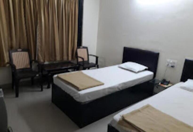 Номер Deluxe, Tourist Resort Jalgaon