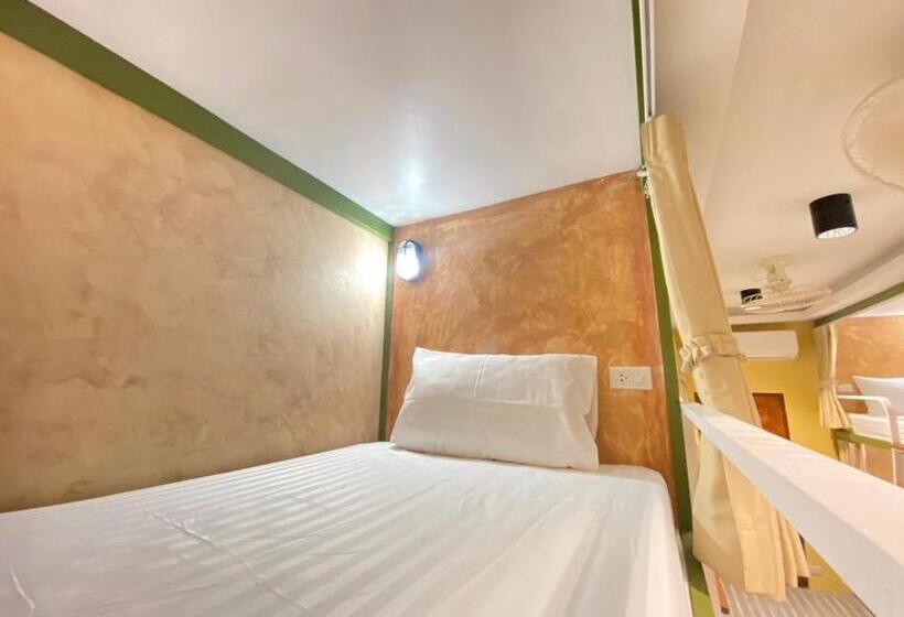 تختخواب در اتاق مشترک, Sierra Hostel