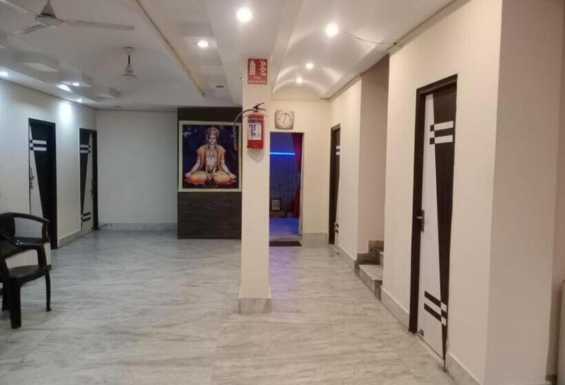 חדר משפחתי, Haridham Guest House